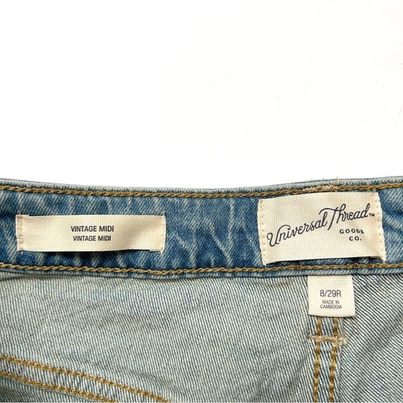 NWT - Universal Thread High-Rise Midi Stretch Button Denim Jean Shorts, Size 8 - Picture 12 of 13